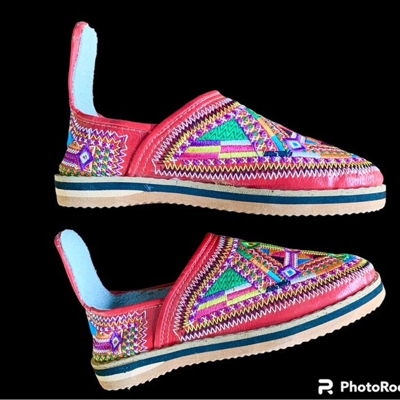 Colorful Moroccan Embroidered leather top shoes, NWOT, Size 9. - Picture 4 of 8